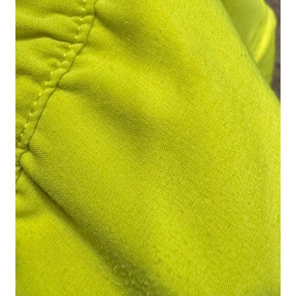 Lululemon Tracker Short V *4" Highlight Yellow Size 6 - Picture 4 of 6